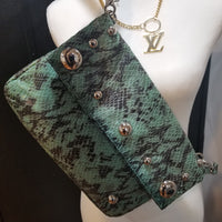 Snake clutch