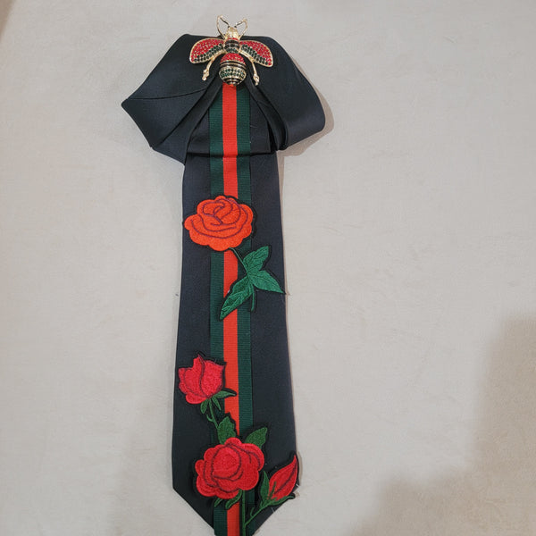 G Rose Tie