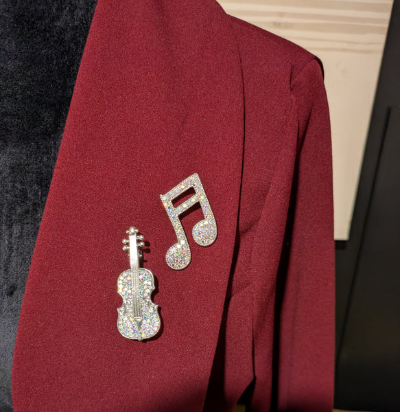 Note Brooch