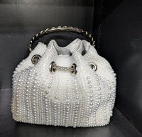 Pearly Pouchette